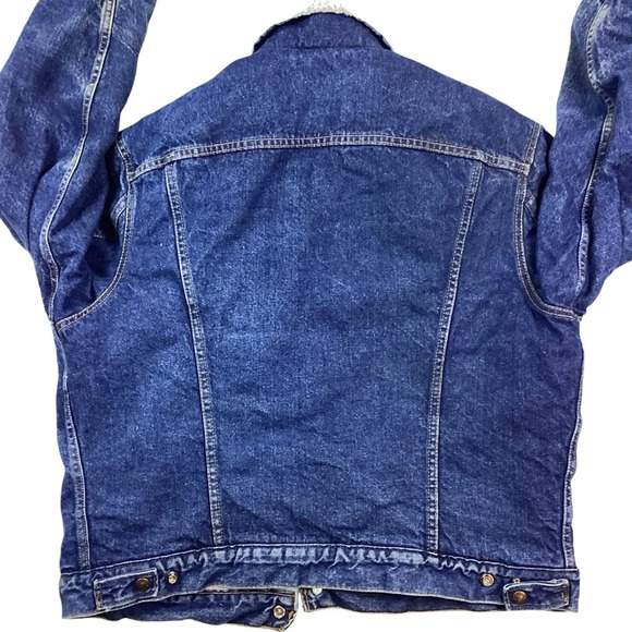 Vintage Levi’s dark wash denim Sherpa jacket - Picture 2 of 5